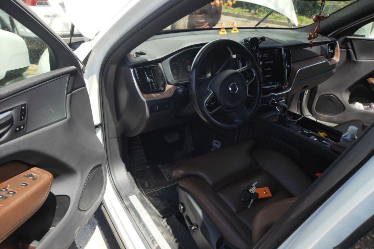 Used Volvo XC60 2021 T5 4x4 Smart Luxury Edition Driver Seat