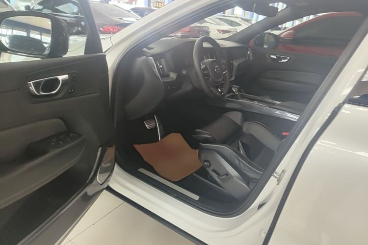 Used Volvo XC60 2021 T5 4x4 Smart & Advanced Sport Edition Driver Seat