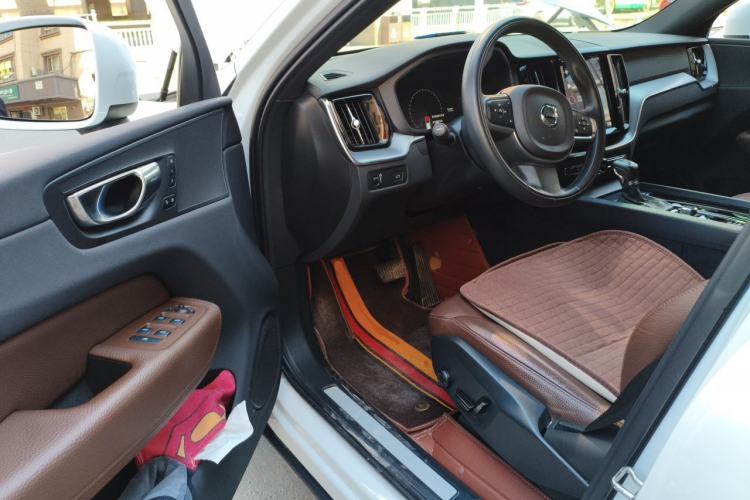 Used Volvo XC60 2021 T5 4x4 Smart Luxury Edition Driver Seat