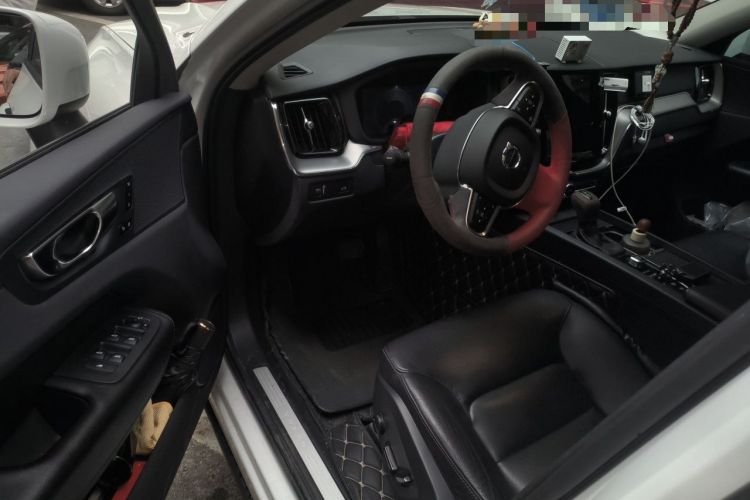 Used Volvo XC60 2021 T5 4x4 Smart Luxury Edition Driver Seat
