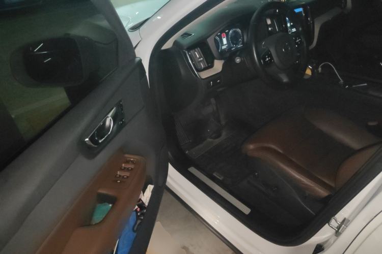 Used Volvo XC60 2021 T5 4x4 Smart Luxury Edition Driver Seat