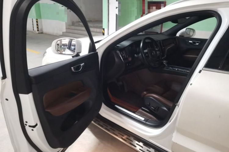 Used Volvo XC60 2021 T5 4x4 Smart Luxury Edition Driver Seat