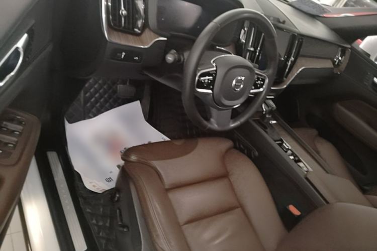 Used Volvo XC60 2021 T5 4x4 Smart Luxury Edition Driver Seat
