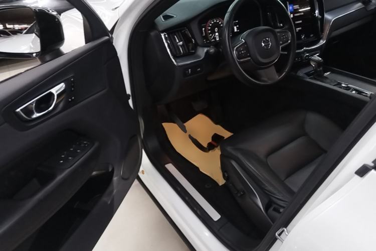 Used Volvo XC60 2021 T5 4x4 Zhiyi Sport Edition Driver Seat