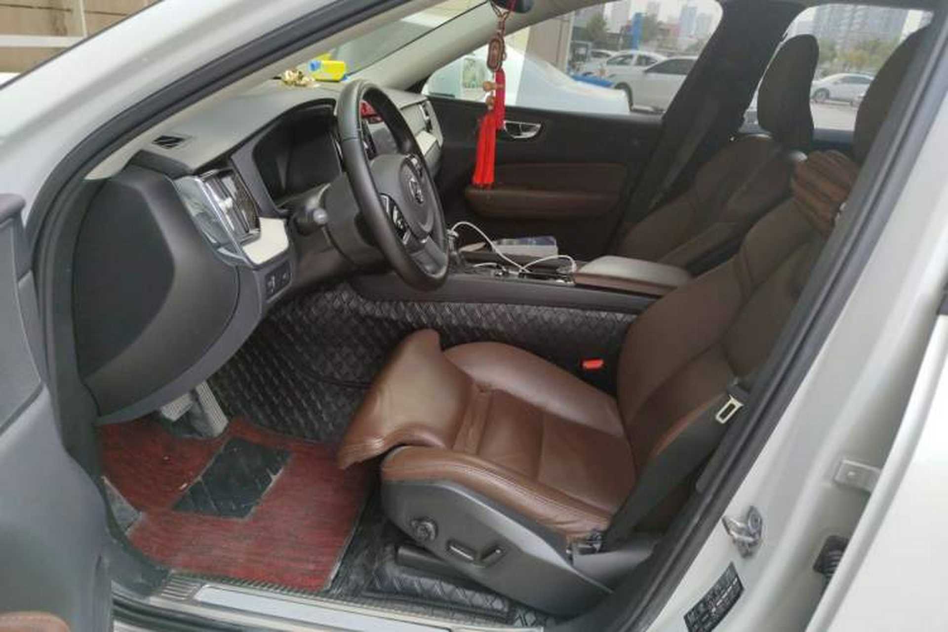 Used Volvo XC60 2021 T5 4x4 Smart Luxury Edition Driver Seat