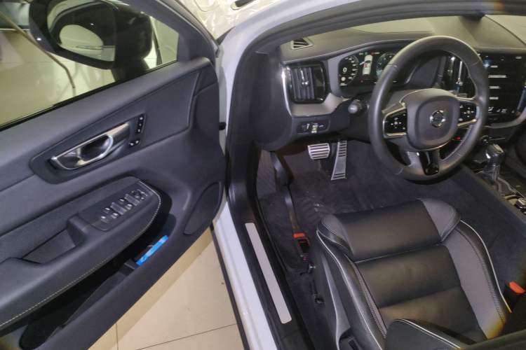 Used Volvo XC60 2021 T5 4x4 Zhiyi Sport Edition Driver Seat