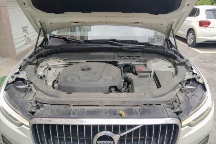 Used Volvo XC60 2021 T5 4x4 Smart Luxury Edition Engine Bay