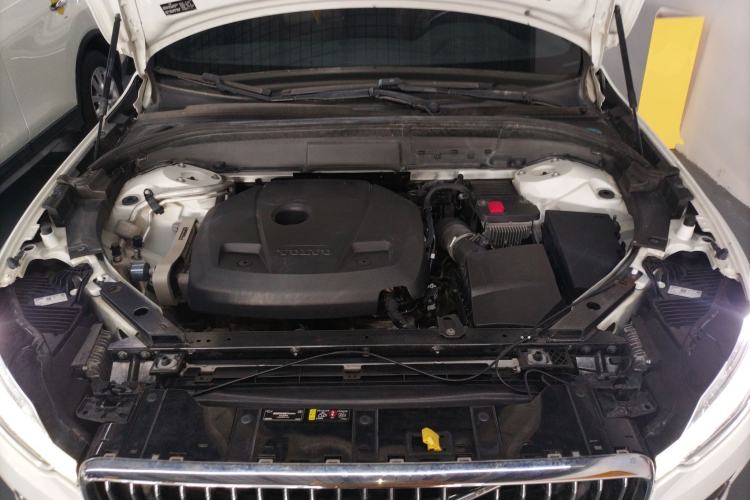 Used Volvo XC60 2021 T5 4x4 Smart Luxury Edition Engine Bay