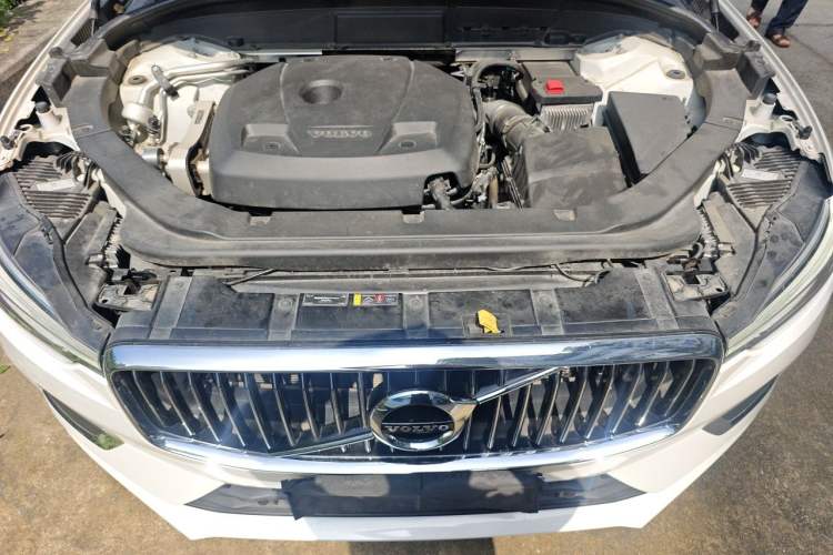 Used Volvo XC60 2021 T5 4x4 Smart Luxury Edition Engine Bay