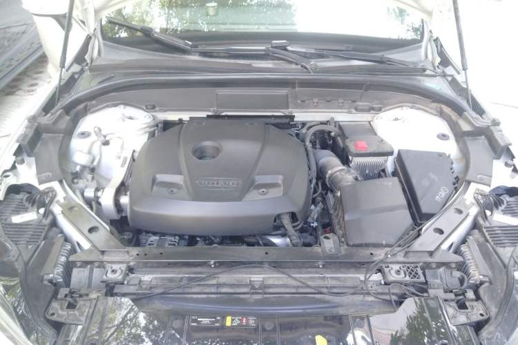Used Volvo XC60 2021 T5 4x4 Smart Luxury Edition Engine Bay