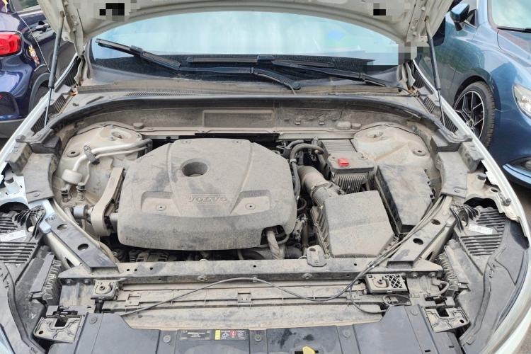 Used Volvo XC60 2021 T5 4x4 Smart Luxury Edition Engine Bay