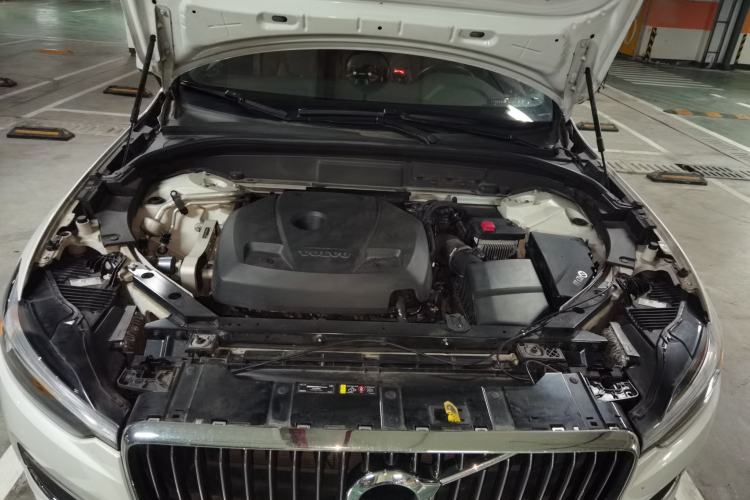 Used Volvo XC60 2021 T5 4x4 Smart Luxury Edition Engine Bay