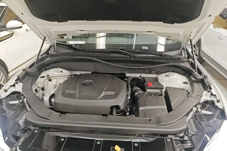 Used Volvo XC60 2021 T5 4x4 Zhiyi Sport Edition Engine Bay