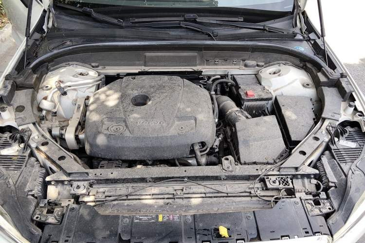 Used Volvo XC60 2021 T5 4x4 Smart Luxury Edition Engine Bay