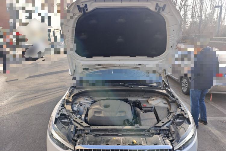 Used Volvo XC60 2021 T5 4x4 Smart Luxury Edition Engine Bay