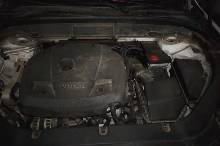 Used Volvo XC60 2021 T5 4x4 Smart Luxury Edition Engine Bay