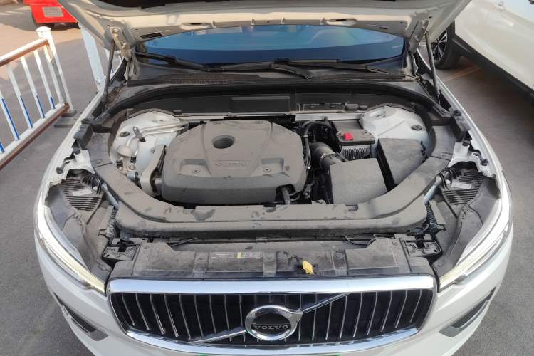 Used Volvo XC60 2021 T5 4x4 Smart Luxury Edition Engine Bay