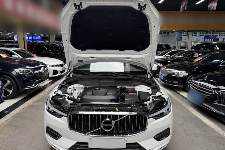 Used Volvo XC60 2021 T5 4x4 Smart Luxury Edition Engine Bay