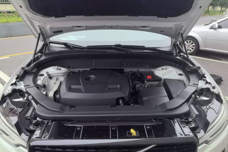 Used Volvo XC60 2021 T5 4x4 Smart & Advanced Sport Edition Engine Bay