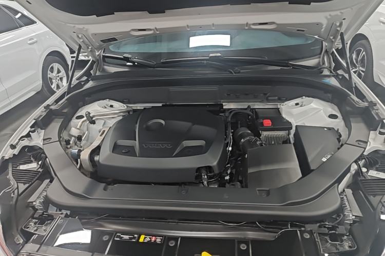 Used Volvo XC60 2021 T5 4x4 Smart & Advanced Sport Edition Engine Bay
