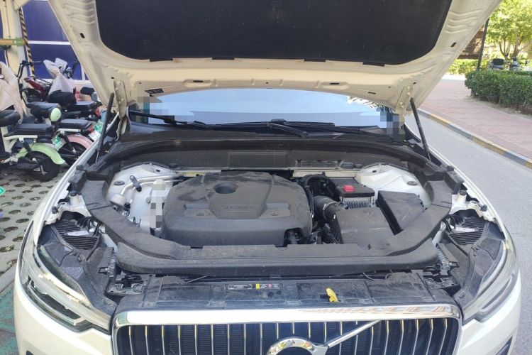 Used Volvo XC60 2021 T5 4x4 Smart Luxury Edition Engine Bay