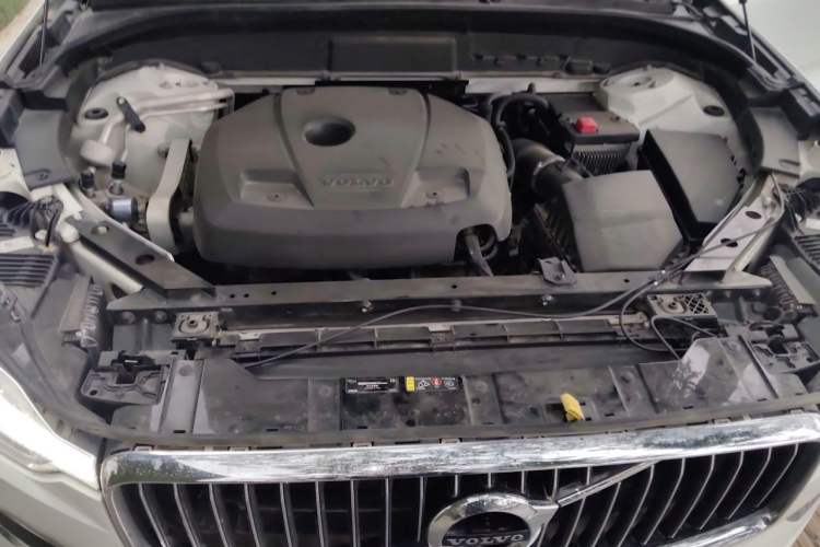 Used Volvo XC60 2021 T5 4x4 Smart Luxury Edition Engine Bay