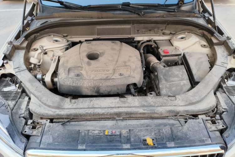 Used Volvo XC60 2021 T5 4x4 Smart Luxury Edition Engine Bay