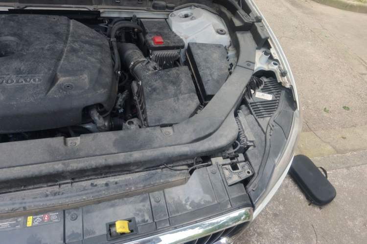 Used Volvo XC60 2021 T5 4x4 Smart Luxury Edition Engine Bay Left