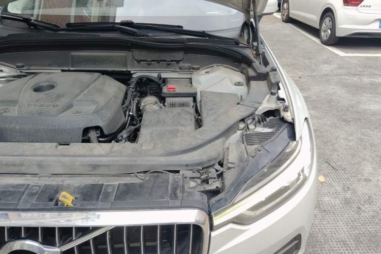 Used Volvo XC60 2021 T5 4x4 Smart Luxury Edition Engine Bay Left