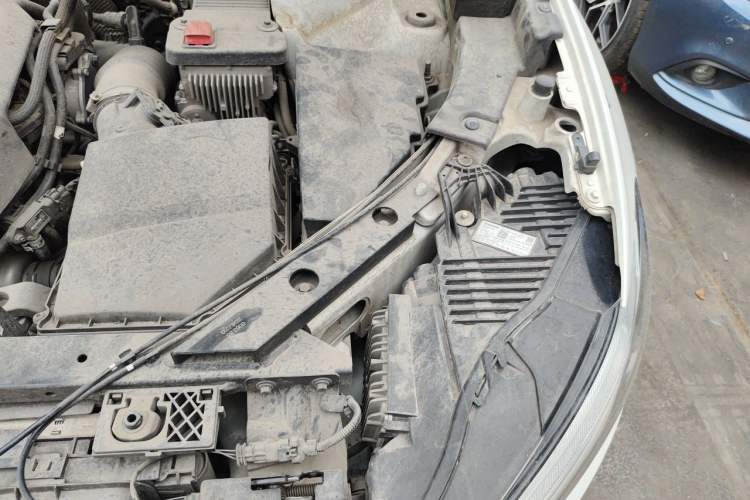 Used Volvo XC60 2021 T5 4x4 Smart Luxury Edition Engine Bay Left