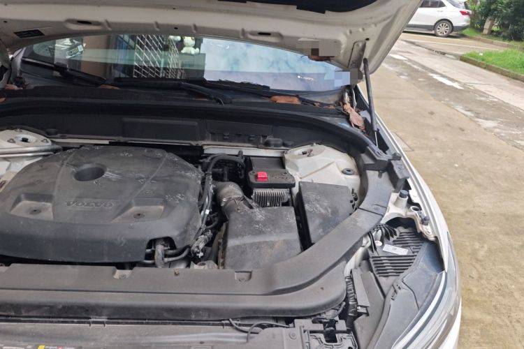 Used Volvo XC60 2021 T5 4x4 Smart Luxury Edition Engine Bay Left