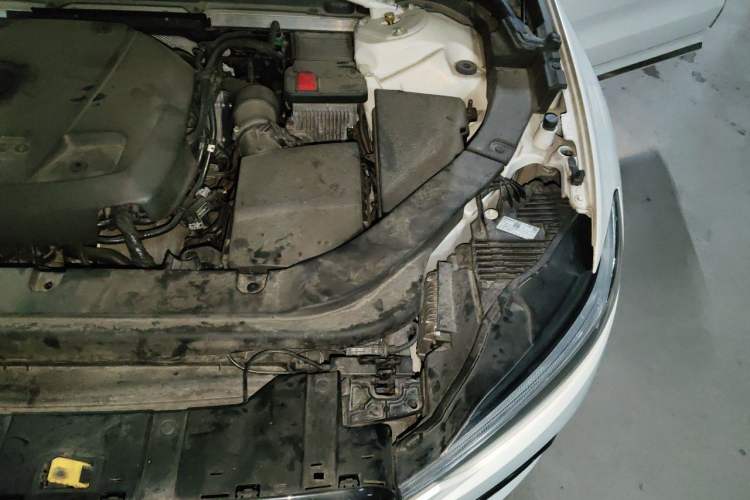 Used Volvo XC60 2021 T5 4x4 Smart & Advanced Sport Edition Engine Bay Left