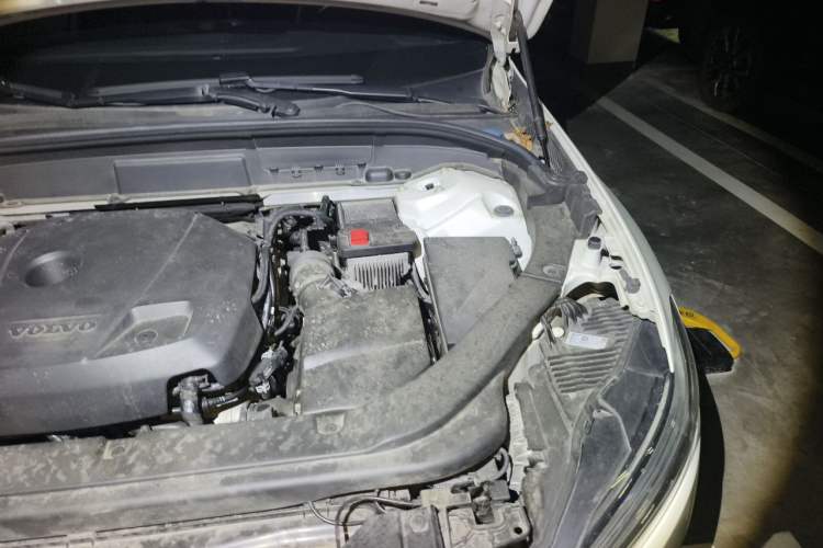 Used Volvo XC60 2021 T5 4x4 Zhiyi Sport Edition Engine Bay Left