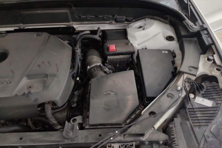 Used Volvo XC60 2021 T5 4x4 Smart Luxury Edition Engine Bay Left