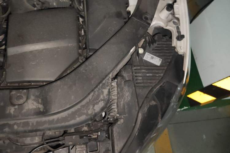 Used Volvo XC60 2021 T5 4x4 Smart Luxury Edition Engine Bay Left