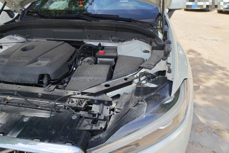 Used Volvo XC60 2021 T5 4x4 Smart Luxury Edition Engine Bay Left