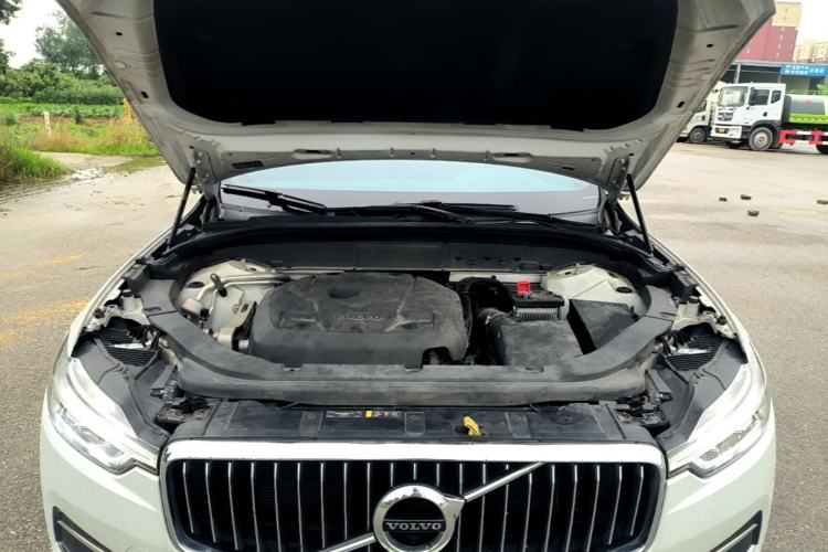 Used Volvo XC60 2021 T5 4x4 Smart Luxury Edition Engine Bay