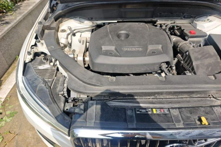 Used Volvo XC60 2021 T5 4x4 Smart Luxury Edition Engine Bay Right