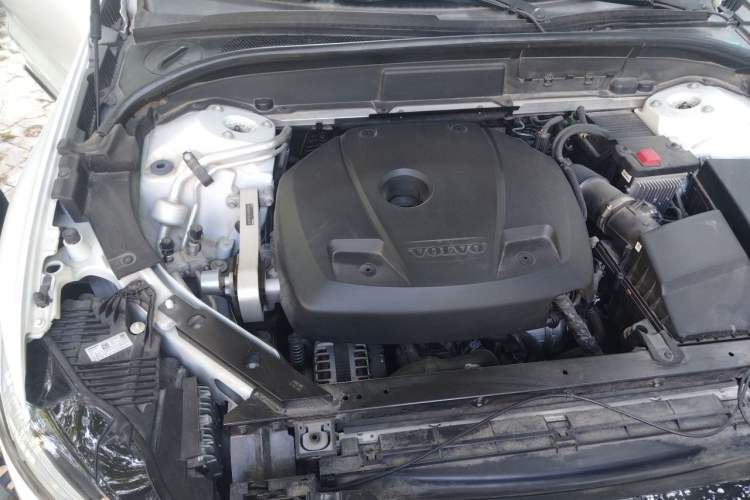 Used Volvo XC60 2021 T5 4x4 Smart Luxury Edition Engine Bay Right