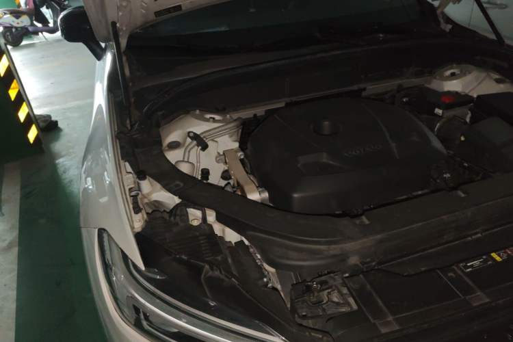 Used Volvo XC60 2021 T5 4x4 Zhiyi Sport Edition Engine Bay Right