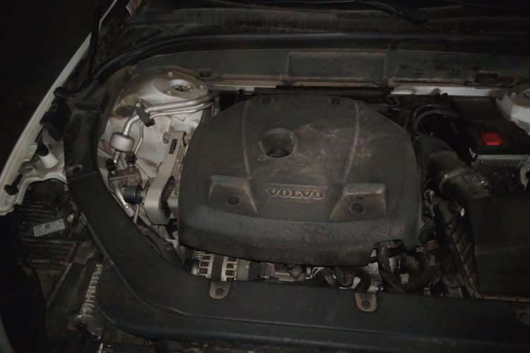 Used Volvo XC60 2021 T5 4x4 Smart Luxury Edition Engine Bay Right
