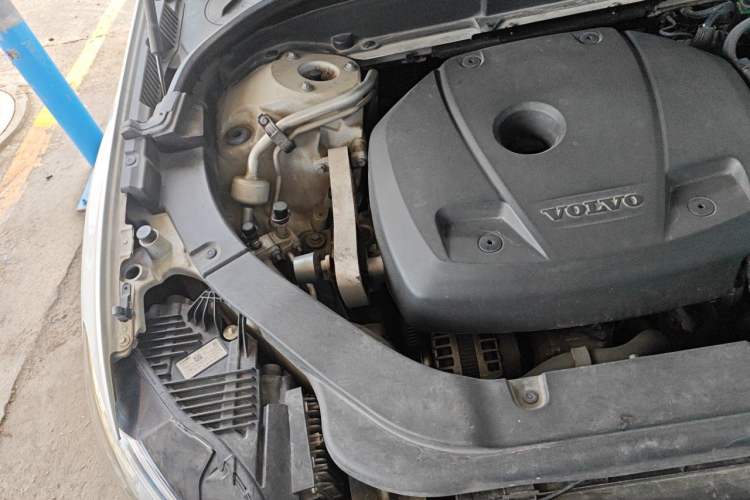 Used Volvo XC60 2021 T5 4x4 Smart & Advanced Sport Edition Engine Bay Right