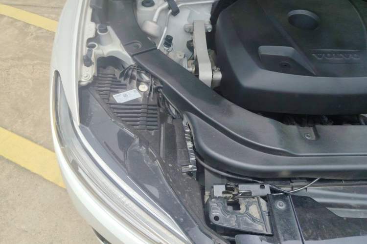 Used Volvo XC60 2021 T5 4x4 Zhiyi Sport Edition Engine Bay Right