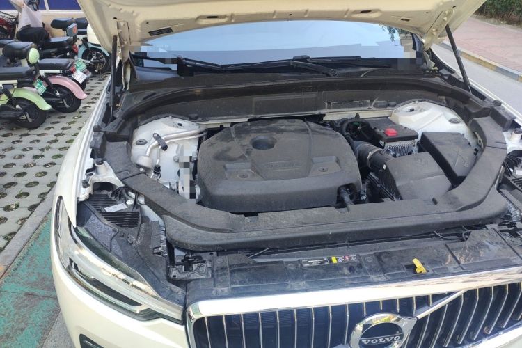 Used Volvo XC60 2021 T5 4x4 Smart Luxury Edition Engine Bay Right
