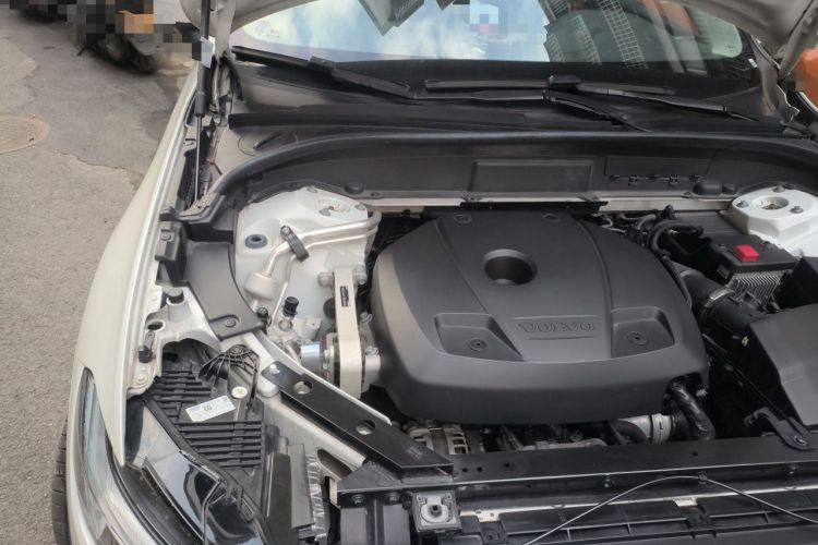 Used Volvo XC60 2021 T5 4x4 Smart Luxury Edition Engine Bay Right
