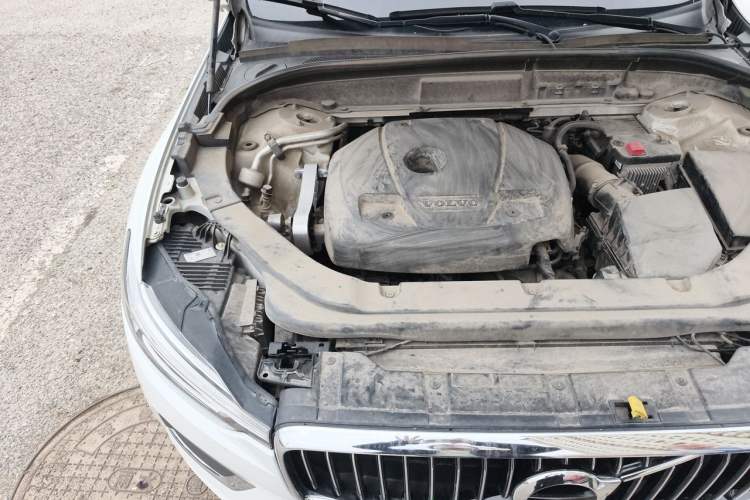 Used Volvo XC60 2021 T5 4x4 Smart Luxury Edition Engine Bay Right