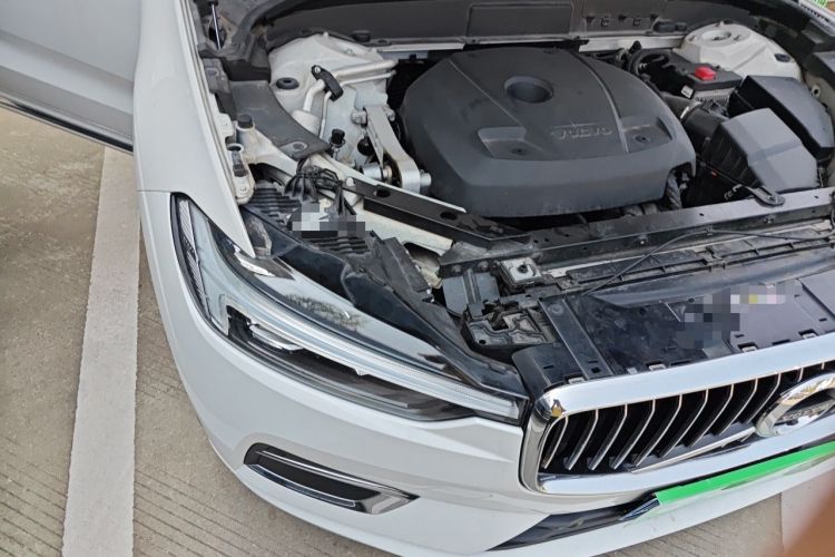 Used Volvo XC60 2021 T5 4x4 Smart Luxury Edition Engine Bay Right