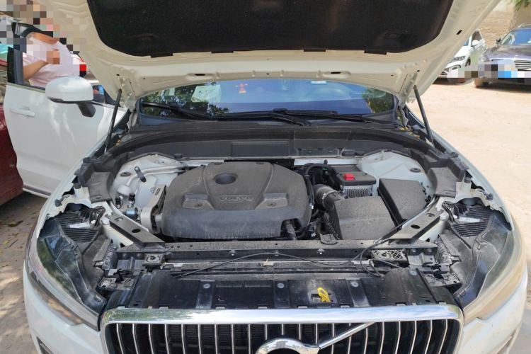 Used Volvo XC60 2021 T5 4x4 Smart Luxury Edition Engine Bay