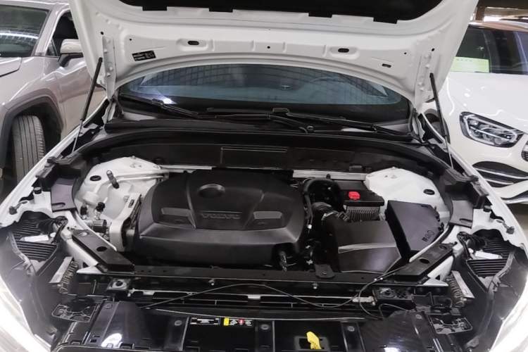 Used Volvo XC60 2021 T5 4x4 Zhiyi Sport Edition Engine Bay