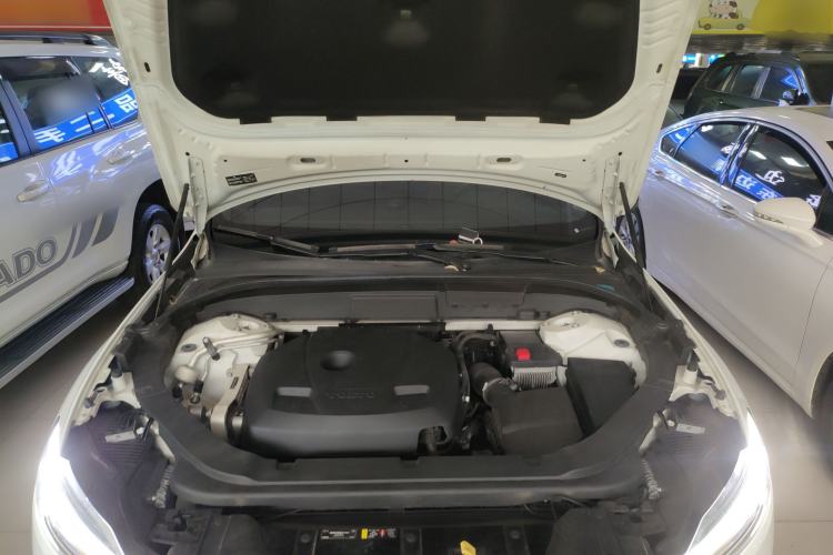 Used Volvo XC60 2021 T5 4x4 Zhiyi Sport Edition Engine Bay